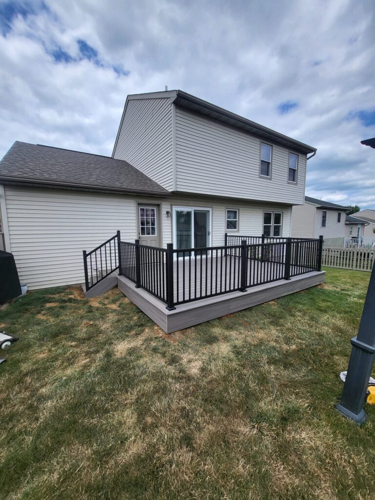 deck build by LR Contracting