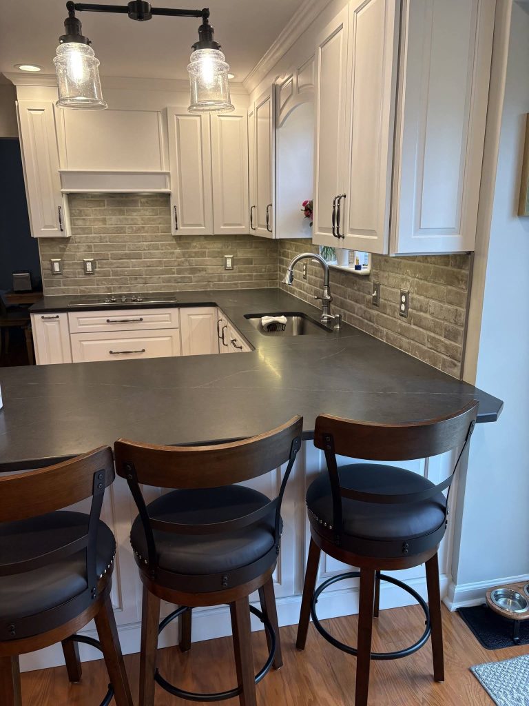 Custom peninsula with bar stools - LR Contracting, Limerick PA
