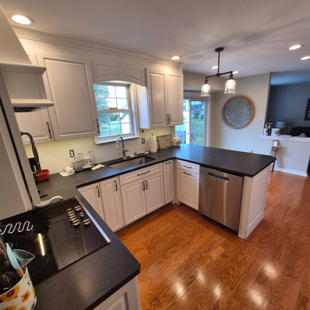 Cooktop, peninsula and sink wall - LR Contracting, Limerick PA